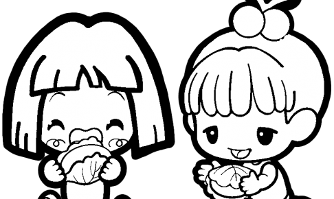 柏餅を食べる女子園児