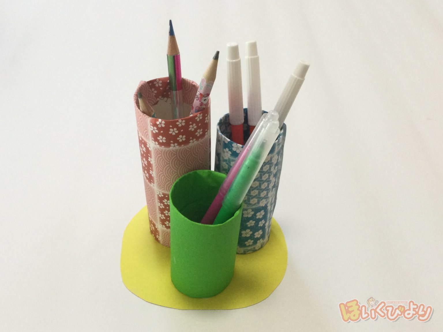 【卒園プレゼント製作】トイレットペーパーの芯でかんたん！手作り鉛筆立ての作り方 | ほいくびより